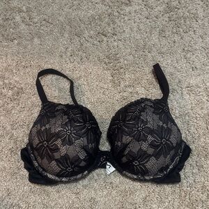 Elegant Black Lace Push-up Bra, 36B